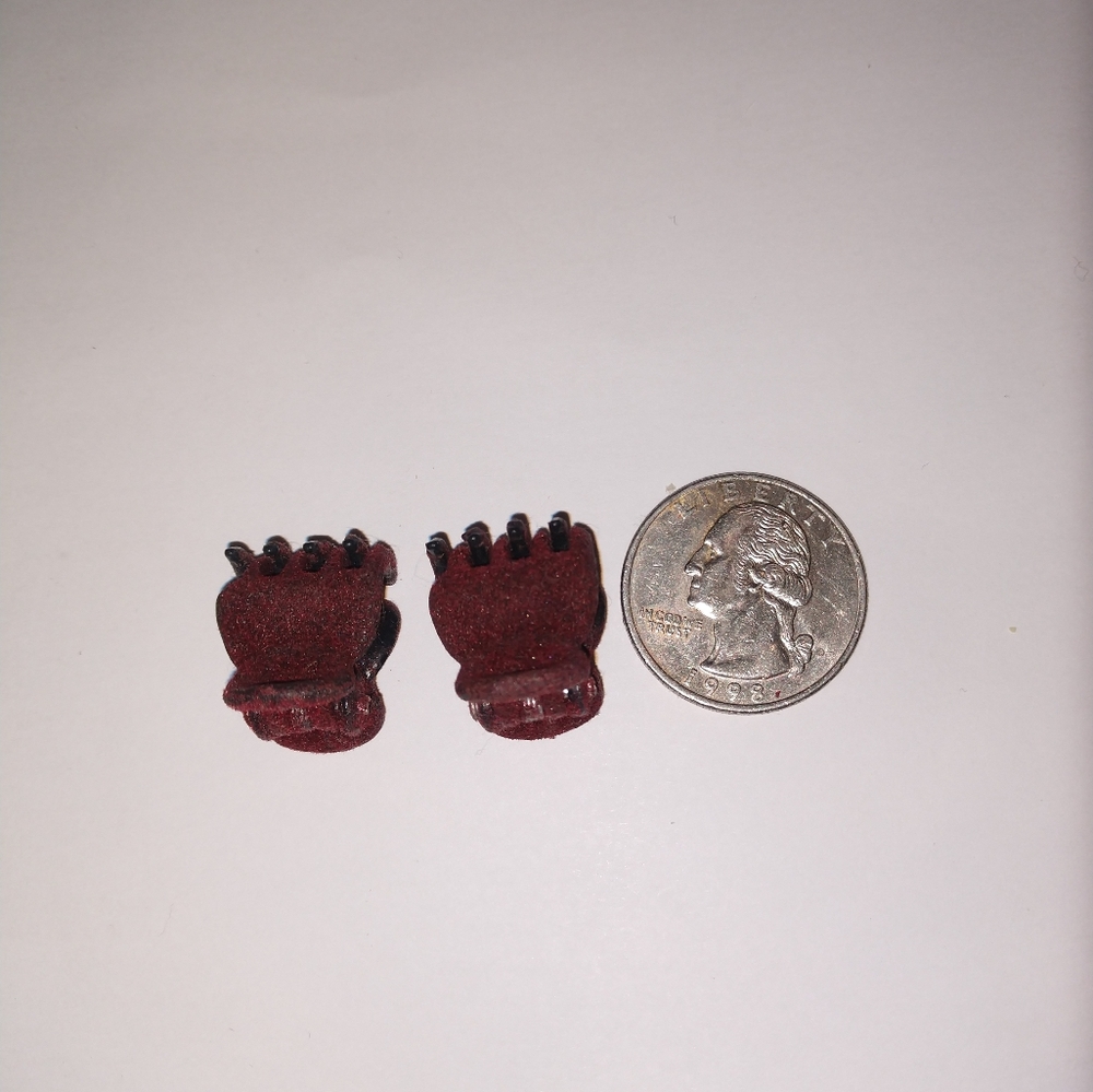 🎉 FREE pick item! 🎉  2 burgundy mini claw felted  hairclips, NEW never used
